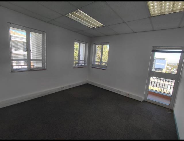 186M² OFFICE TO LET IN BRYANSTON